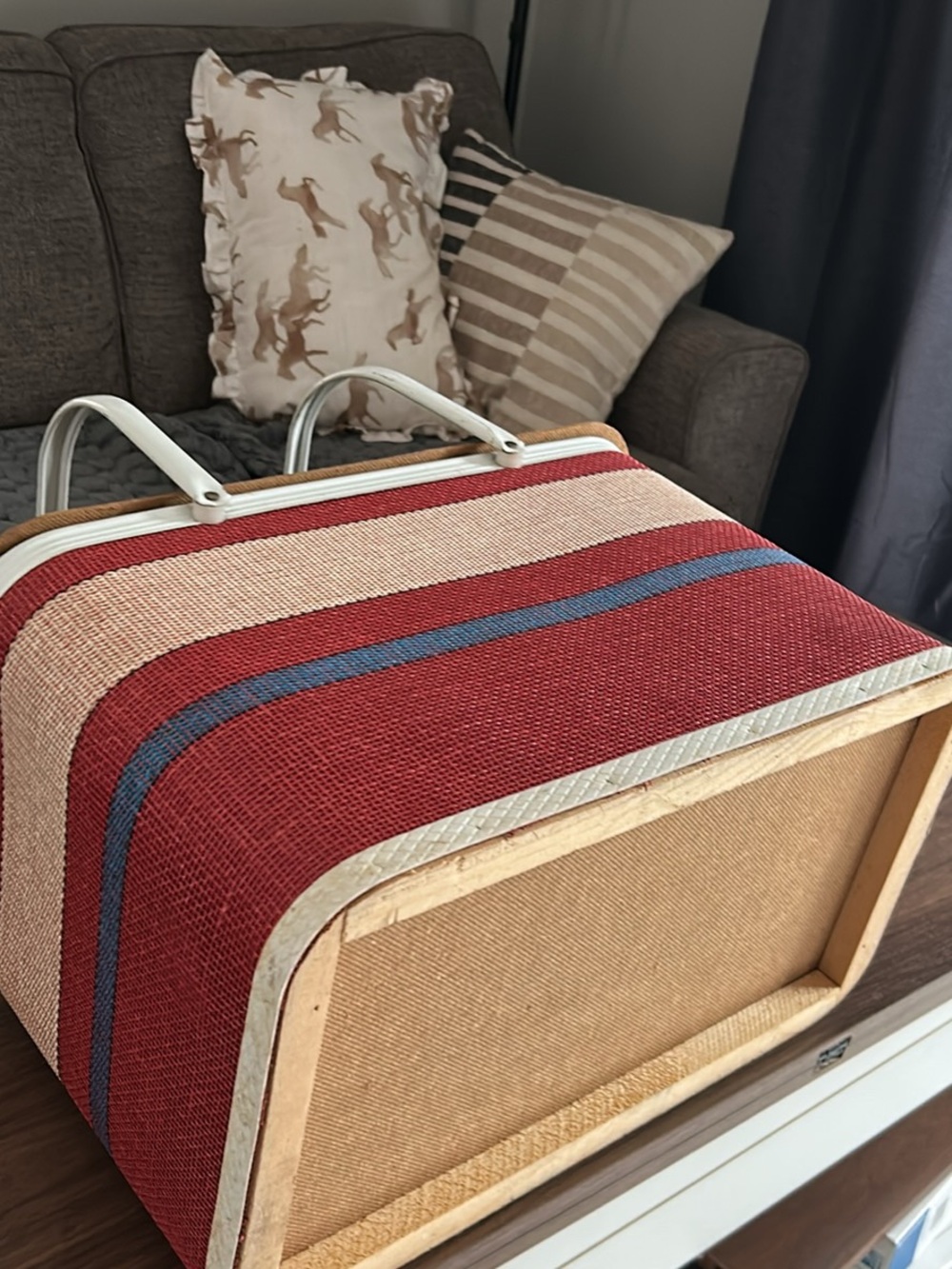 Vintage Redmond Picnic Basket - Picture 6 of 7